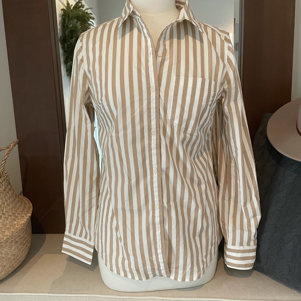 Banana Republic poplin shirt